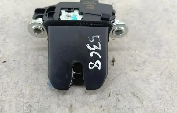 Skoda Fabia Mk2 (5J) Tailgate lock latch 16SKV219