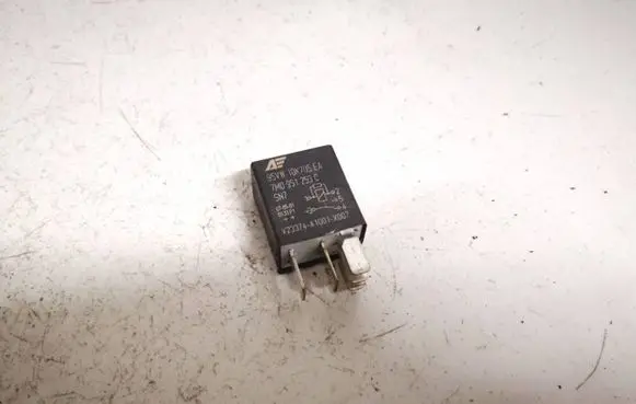 Volkswagen PASSAT B6 Other relay 7m0951253c 95vw10k705ea