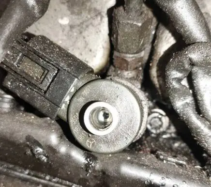 Mercedes-Benz ML W163 Fuel injector 0445110104