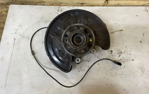 Mercedes-Benz C W205 Rear wheel hub spindle/knuckle 