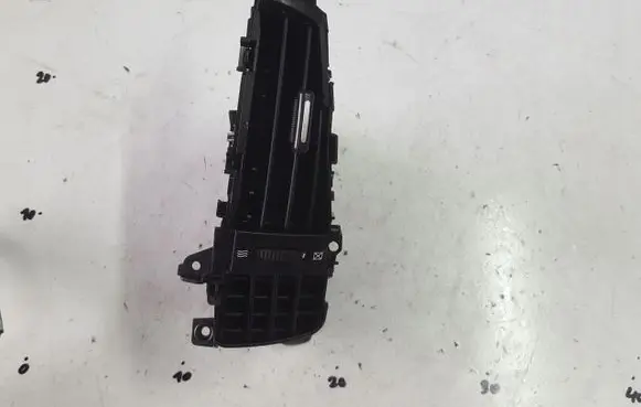 KIA Ceed Dashboard side air vent grill/cover trim