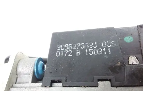 Volkswagen PASSAT B7 Tailgate hydraulic pump motor 3C9827383J