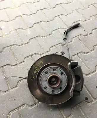 Citroen C4 Cactus Front wheel hub spindle knuckle