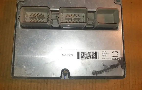 Volvo S40 Engine control unit/module 0185A 30743371 0000020003