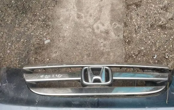 Honda FR-V Front grill