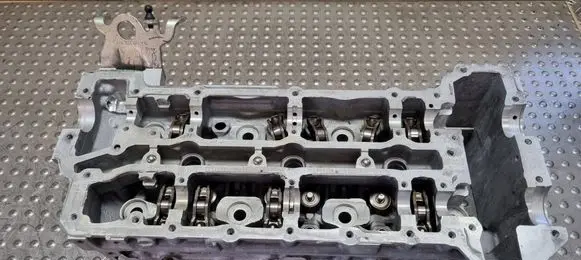 Mercedes-Benz E W211 Engine head A6420101221