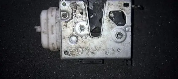 Audi A4 S4 B5 8D Front door lock 8d2837015e
