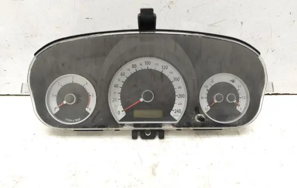 KIA Ceed Speedometer (instrument cluster) 940031H130