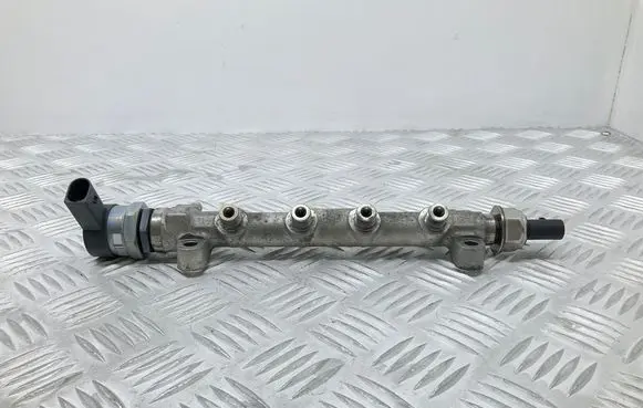 Skoda Octavia Mk3 (5E) Fuel pressure regulator 04L089B 057130764AB 04L906054