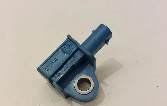 Volkswagen Jetta VI Airbag deployment crash/impact sensor 5K0959351A