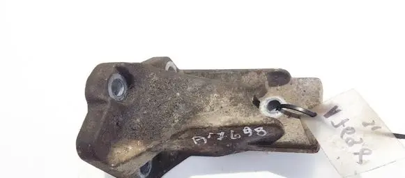 Volvo S80 Engine mounting bracket 9445231