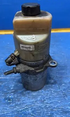 Ford Focus Power steering pump 4M513K514CB