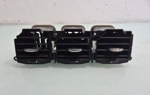 Mazda CX-7 Dash center air vent grill EH4464930