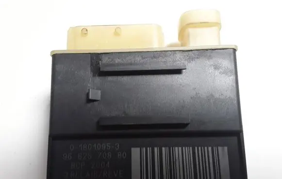 Peugeot 3008 I Glow plug pre-heat relay 9662570880