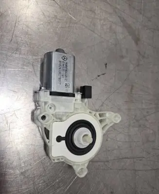 Mercedes-Benz E W214 Front door window regulator motor A0009066012