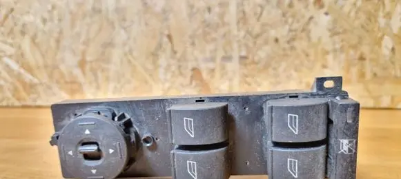 Ford Focus Electric window control switch 3m5t14a132af