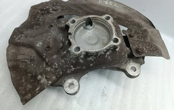 BMW 7 E65 E66 Front wheel hub 6753461 31216753461