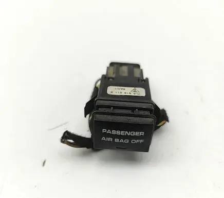 Passenger airbag on/off switch