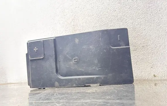 Opel Insignia A Battery box tray cover/lid 13330946 312632764