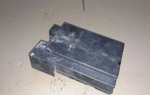KIA Sportage Fuse box cover 919511F430