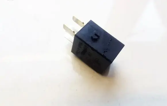 Mercedes-Benz C AMG W204 Other relay A0025428319 4RA00781308