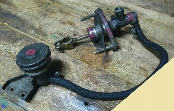 Honda Civic Clutch master cylinder