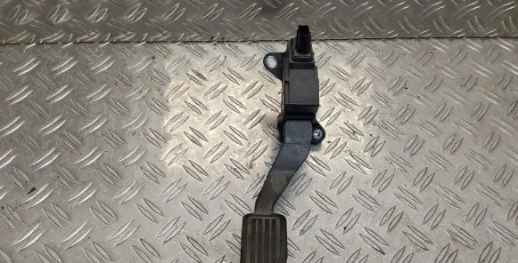 Toyota Yaris Accelerator throttle pedal 781100D160