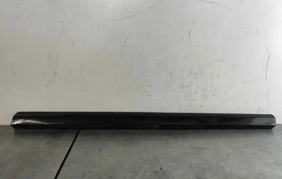Volvo V70 Front door trim (molding) 39885608
