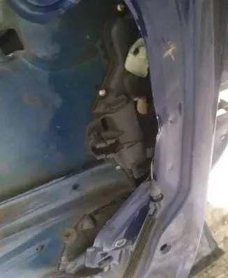 Volkswagen PASSAT B5.5 Front door lock 