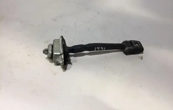Skoda Octavia Mk2 (1Z) Front door check strap stopper