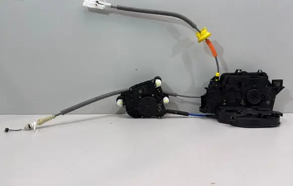 BMW 7 G70 Front door soft close latching motor (coupe) 7932207