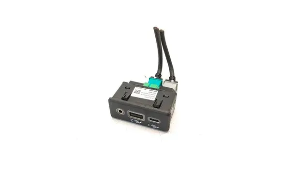 Nissan Murano Z52 USB socket connector 280236hl0a 1828709447