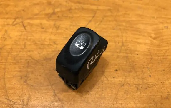 Renault Kangoo I Electric window control switch 090327N