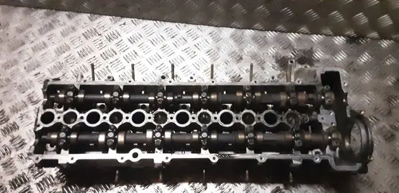 BMW 5 E39 Engine head 