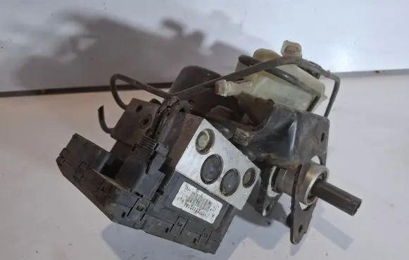 Volkswagen Golf III ABS Pump 3A0907379D
