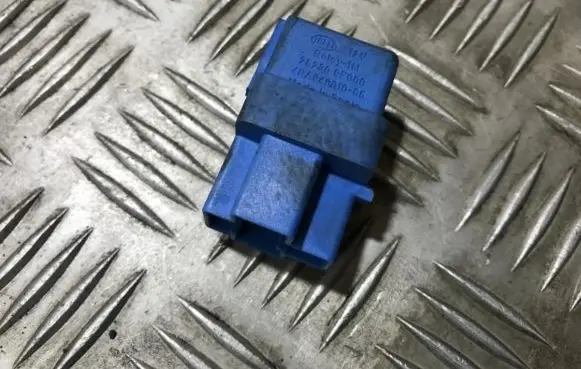 Nissan Primera Other relay 252309f900 4ra94001065