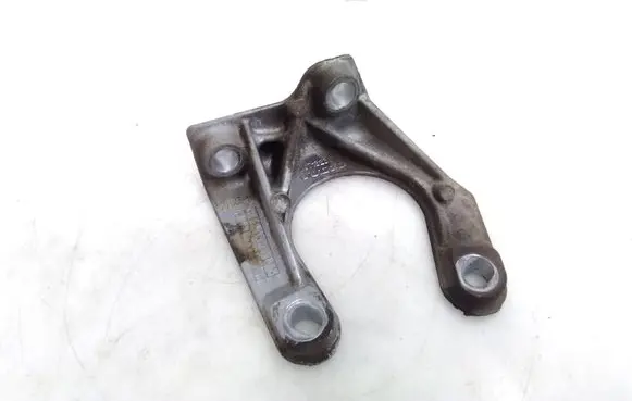Volvo XC60 Front differential bracket 30713236