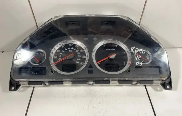 Volvo XC90 Speedometer (instrument cluster) 30765611 31327434 69799170T