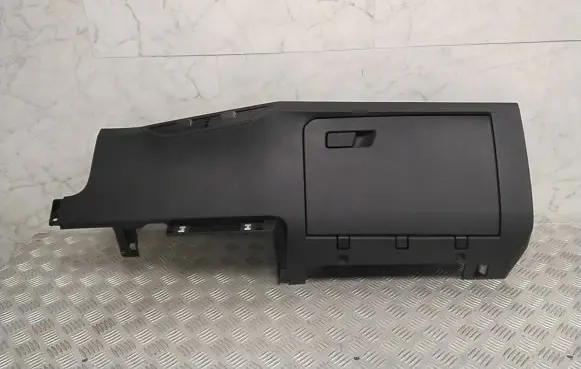 Glove box