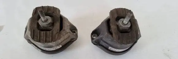 BMW 5 E60 E61 Engine mount bracket 6762608 15934612 6762607