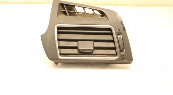 Toyota Verso Dashboard side air vent grill/cover trim
