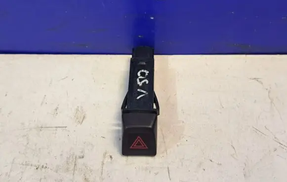 Volvo V50 Hazard light switch 30739296