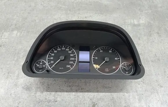 Mercedes-Benz A W169 Speedometer (instrument cluster)