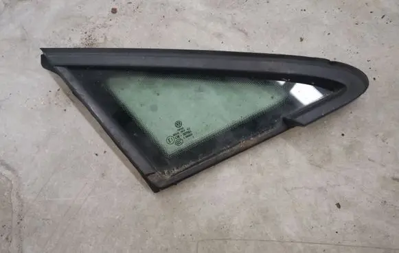 Volkswagen Golf VII Front triangle window/glass 5G0845412