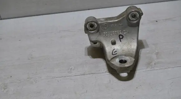 Alfa Romeo Giulia Engine mounting bracket 50054216