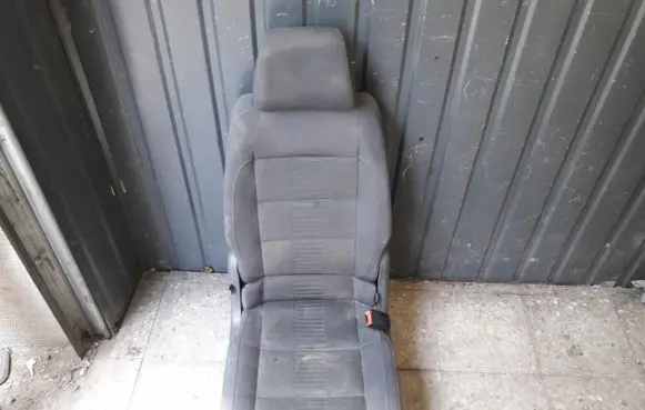 Volkswagen Touran I Rear seat 06R