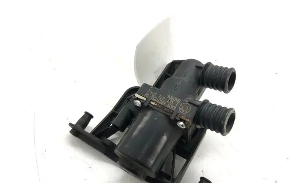 BMW 5 E60 E61 Coolant heater control valve 6920226 64116920226