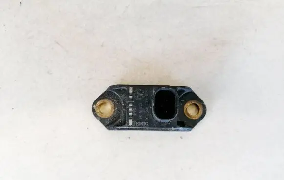 Mercedes-Benz A W168 Airbag deployment crash/impact sensor 0025426918 03w34