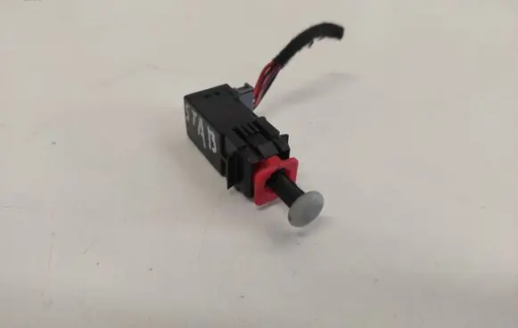 Opel Astra H Brake pedal sensor switch 55701395 869619858