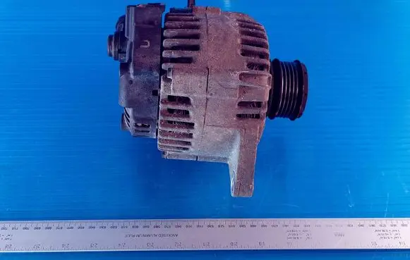 Hyundai i30 Generator/alternator 373002A110 2655475